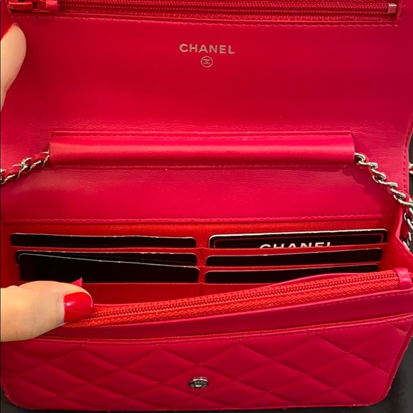 SOLD!! - Chanel wallet on chain - Authentic - Picture 4 of 10